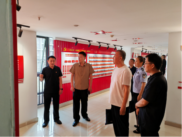 1720594792912618.png 臨沂市公安局及保安協(xié)會(huì)到集團(tuán)公司考察交流316.png